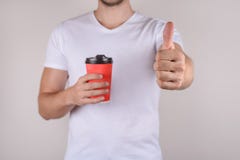 O.k. tevreden goed aardig groot aardig mochaconcept van de reclameadvertentie Bebouwde dichte omhooggaande foto van gelukkige bli stock foto's O.k. tevreden goed aardig groot aardig mochaconcept van de reclameadvertentie Bebouwde dichte omhooggaande foto van gelukkige bli stock foto's
