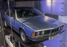 O museu de BMW em Munich, Alemanha fotos de stock O museu de BMW em Munich, Alemanha fotos de stock