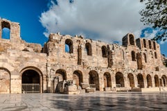 O Odeon do Atticus de Herodes em Atenas, Grécia imagem de stock royalty free O Odeon do Atticus de Herodes em Atenas, Grécia imagem de stock royalty free