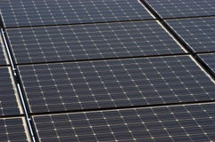 O painel solar telha o close up, energia verde dos painéis fotos de stock O painel solar telha o close up, energia verde dos painéis fotos de stock