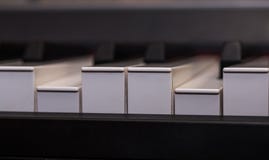 o piano fecha o close-up, instrumento musical fotografia de stock o piano fecha o close-up, instrumento musical fotografia de stock