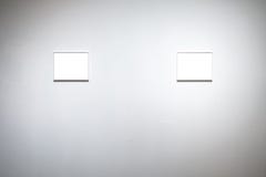 O trajeto de grampeamento branco da exposição de Art Gallery Museum Blank Frame é imagens de stock O trajeto de grampeamento branco da exposição de Art Gallery Museum Blank Frame é imagens de stock