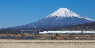 O trem de bala de Japão shinkansen imagem de stock royalty free O trem de bala de Japão shinkansen imagem de stock royalty free