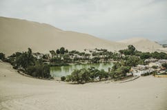 Oase des Huacachina - Ica - Peru lizenzfreies stockbild Oase des Huacachina - Ica - Peru lizenzfreies stockbild