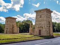 Objeto arquitetónico histórico no estilo egípcio no otorrinolaringológico fotos de stock Objeto arquitetónico histórico no estilo egípcio no otorrinolaringológico fotos de stock