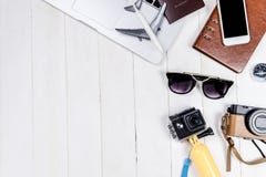 Objetos e equipamento do Blogger da viagem de negócios foto de stock Objetos e equipamento do Blogger da viagem de negócios foto de stock