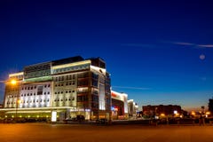 OBNINSK RYSSLAND - JUNI 2016: Cityscape på natten royaltyfri foto OBNINSK RYSSLAND - JUNI 2016: Cityscape på natten royaltyfri foto