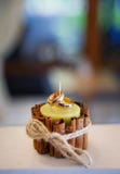 Obrączki ślubne z świeczką fotografia stock Obrączki ślubne z świeczką fotografia stock