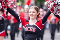 OCHS-Cheerleader an der Parade stockfoto OCHS-Cheerleader an der Parade stockfoto
