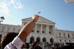 Ocupe Lisboa - protestas globales el 15 de octubre de la masa Imágenes de archivo libres de regalías Ocupe Lisboa - protestas globales el 15 de octubre de la masa Imágenes de archivo libres de regalías