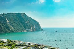 Odgórny widok Sant «Angelo w Ischia wyspy, Włochy zdjęcia stock Odgórny widok Sant «Angelo w Ischia wyspy, Włochy zdjęcia stock
