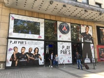 Offizieller Shop PSG auf Les Champs-Elysees Paris Frankreich stockfoto Offizieller Shop PSG auf Les Champs-Elysees Paris Frankreich stockfoto