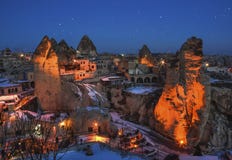 Ogólny widok Cappadocia przy nocą fotografia stock Ogólny widok Cappadocia przy nocą fotografia stock