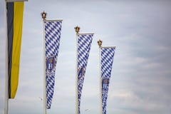 Oktoberfest, München duitsland Beierse vlaggen die op bewolkte hemel golven royalty-vrije stock fotografie Oktoberfest, München duitsland Beierse vlaggen die op bewolkte hemel golven royalty-vrije stock fotografie
