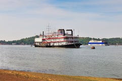 Old and modern ships on the river royalty free stock photo Old and modern ships on the river royalty free stock photo