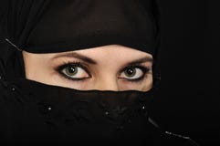 Olhos muçulmanos da mulher imagem de stock Olhos muçulmanos da mulher imagem de stock