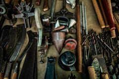 Olikt instrument för mekanikerhjälpmedeltekniker arkivfoto Olikt instrument för mekanikerhjälpmedeltekniker arkivfoto