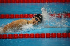 Olympischer Meister Katie Ledecky von Vereinigten Staaten konkurriert am Freistil die 800m der Frauen des Rios 2016 Olympische Sp lizenzfreies stockfoto Olympischer Meister Katie Ledecky von Vereinigten Staaten konkurriert am Freistil die 800m der Frauen des Rios 2016 Olympische Sp lizenzfreies stockfoto