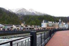 Olympisches Dorf Roza Khutor, Sochi, Russland 23/03/2018 Berg stockbilder Olympisches Dorf Roza Khutor, Sochi, Russland 23/03/2018 Berg stockbilder