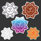 Om podpisuje wewnątrz geometryczny halo mandala Różnorodne opcje rysuje t?a trawy kwiecistego wektora ilustracji Om podpisuje wewnątrz geometryczny halo mandala Różnorodne opcje rysuje t?a trawy kwiecistego wektora ilustracji
