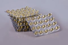 Omega 3 kapsuły w bąblu odizolowywającym obraz stock Omega 3 kapsuły w bąblu odizolowywającym obraz stock