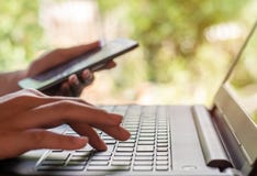 Online zakupy, online bankowość i internet bankowości pojęcie zdjęcie stock Online zakupy, online bankowość i internet bankowości pojęcie zdjęcie stock