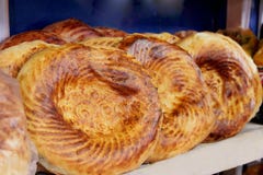Oostelijk rond brood Stock Afbeeldingen Oostelijk rond brood Stock Afbeeldingen