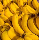Opbrengst bij een openluchtmarkt in de keerkringen royalty-vrije stock afbeelding Opbrengst bij een openluchtmarkt in de keerkringen royalty-vrije stock afbeelding
