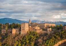 Opinião do panorama do palácio de Alhambra, Granada, Spain fotos de stock Opinião do panorama do palácio de Alhambra, Granada, Spain fotos de stock