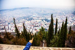 Opinión de Panoranic de la colina de Mtatsminda en Tbilisi, Georgia January 2019 imagen de archivo libre de regalías Opinión de Panoranic de la colina de Mtatsminda en Tbilisi, Georgia January 2019 imagen de archivo libre de regalías