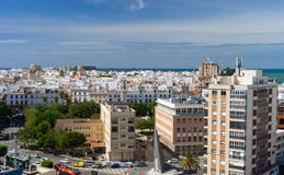 Opinión del ojo de pájaro sobre la ciudad de Cádiz, Andalucía, España imagen de archivo libre de regalías Opinión del ojo de pájaro sobre la ciudad de Cádiz, Andalucía, España imagen de archivo libre de regalías