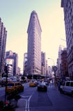 Opinión sobre el edificio de la plancha y los alrededores imagen de archivo Opinión sobre el edificio de la plancha y los alrededores imagen de archivo