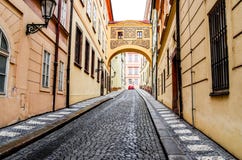 Opustoszała miasto ulica europejczycy zdjęcie stock Opustoszała miasto ulica europejczycy zdjęcie stock