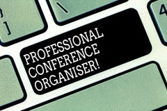 Organisateur professionnel de conférence des textes d'écriture de Word Concept d'affaires pour Specializes dans les séminaires de image stock Organisateur professionnel de conférence des textes d'écriture de Word Concept d'affaires pour Specializes dans les séminaires de image stock