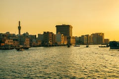 Orizzonte di Dubai Creek, UAE fotografia stock libera da diritti Orizzonte di Dubai Creek, UAE fotografia stock libera da diritti