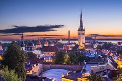 Orizzonte di Tallinn Estonia fotografia stock libera da diritti Orizzonte di Tallinn Estonia fotografia stock libera da diritti