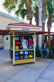 Orlando, U.S.A. - 8 maggio 2018: Del negozio di calcio di calcio al deposito in sbocco premio di Orlando del centro commerciale a fotografia stock Orlando, U.S.A. - 8 maggio 2018: Del negozio di calcio di calcio al deposito in sbocco premio di Orlando del centro commerciale a fotografia stock