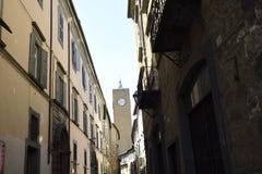 Orvieto, Umbrië, Italië Aan het eind van de straat de toren met stock afbeeldingen Orvieto, Umbrië, Italië Aan het eind van de straat de toren met stock afbeeldingen