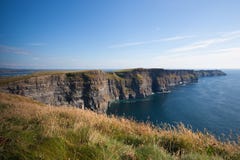 Os penhascos famosos de Moher na Irlanda Imagem de Stock Os penhascos famosos de Moher na Irlanda Imagem de Stock