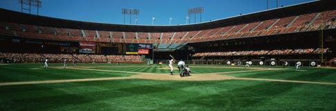 Os San Francisco Giants que jogam no estádio 3Com imagem de stock royalty free Os San Francisco Giants que jogam no estádio 3Com imagem de stock royalty free