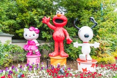 OSAKA, JAPAN - NOV 21 2016 : Elmo, Kitty and Snoopy in Halloween Stock Photography OSAKA, JAPAN - NOV 21 2016 : Elmo, Kitty and Snoopy in Halloween Stock Photography