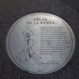 Oscar de la Renta Plaque imagem de stock royalty free Oscar de la Renta Plaque imagem de stock royalty free