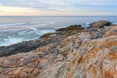Oscilli i bordi ed il mare al punto di Pemaquid, Maine Fotografie Stock Libere da Diritti Oscilli i bordi ed il mare al punto di Pemaquid, Maine Fotografie Stock Libere da Diritti