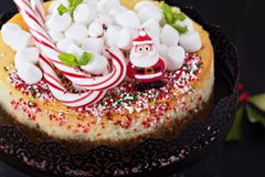 Ostkaka som dekoreras för jul Royaltyfri Foto Ostkaka som dekoreras för jul Royaltyfri Foto