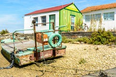 Ostron förlägga i barack och boatd på den Oleron ön, Frankrike arkivbilder Ostron förlägga i barack och boatd på den Oleron ön, Frankrike arkivbilder