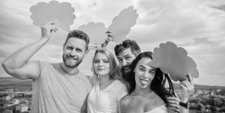 Otwarcie komunikacja Komunikacja zdarza si? przez mowa balon?w Ludzie m?wj? u?ywa? mowa b?ble grupa ilustracja wektor Otwarcie komunikacja Komunikacja zdarza si? przez mowa balon?w Ludzie m?wj? u?ywa? mowa b?ble grupa ilustracja wektor