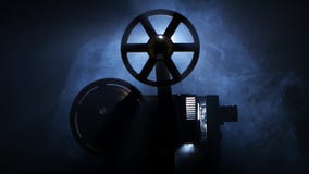 Oud uitstekend filmprojectoreind van de film Zachte nadruk stock videobeelden Oud uitstekend filmprojectoreind van de film Zachte nadruk stock videobeelden