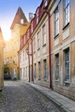 Oude huizen op de Oude stadsstraten tallinn Estland stock fotografie Oude huizen op de Oude stadsstraten tallinn Estland stock fotografie