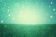Ouvrez la vue de champ avec les lumières defocused, ou le fond abstrait d'imagination avec des lumières de scintillement, effet de Photographie stock Ouvrez la vue de champ avec les lumières defocused, ou le fond abstrait d'imagination avec des lumières de scintillement, effet de Photographie stock