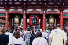 Overvolle tempel Senso -senso-ji in Tokyo, Japan stock afbeeldingen Overvolle tempel Senso -senso-ji in Tokyo, Japan stock afbeeldingen